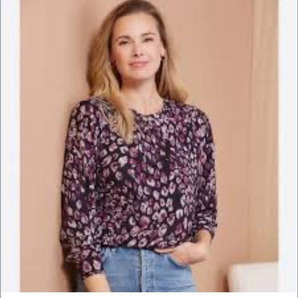 peyton jensen Tops - New With Tags Evereve Peyton Jensen Stella Leopard Pullover Sz M